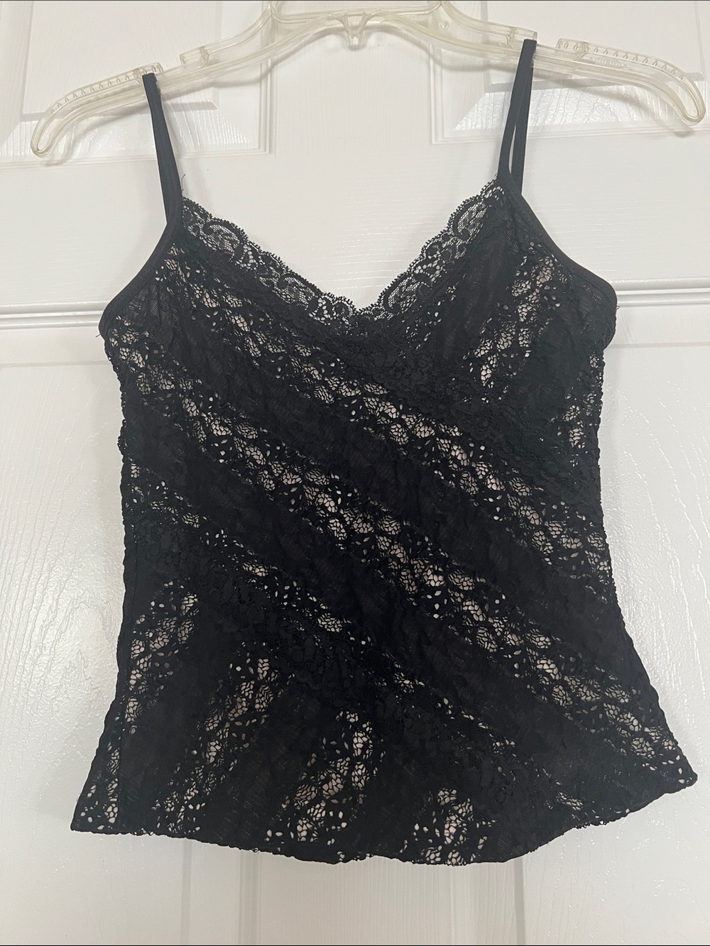 Forever 21 Black Sheer Chic Floral Lace OverlayCamisole Stretch Tailored Fit Top